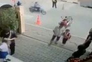 佛山交警爆料抖音事件视频,一幕幕惊险瞬间引网友热议