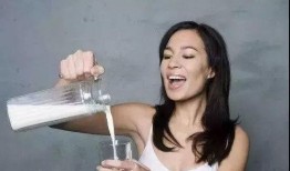 大乳牛奶女 在线观看,激情四溢的在线观看之旅