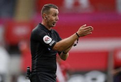 英超最新爆料var,VAR技术助力裁判精准执法，争议判罚有望减少